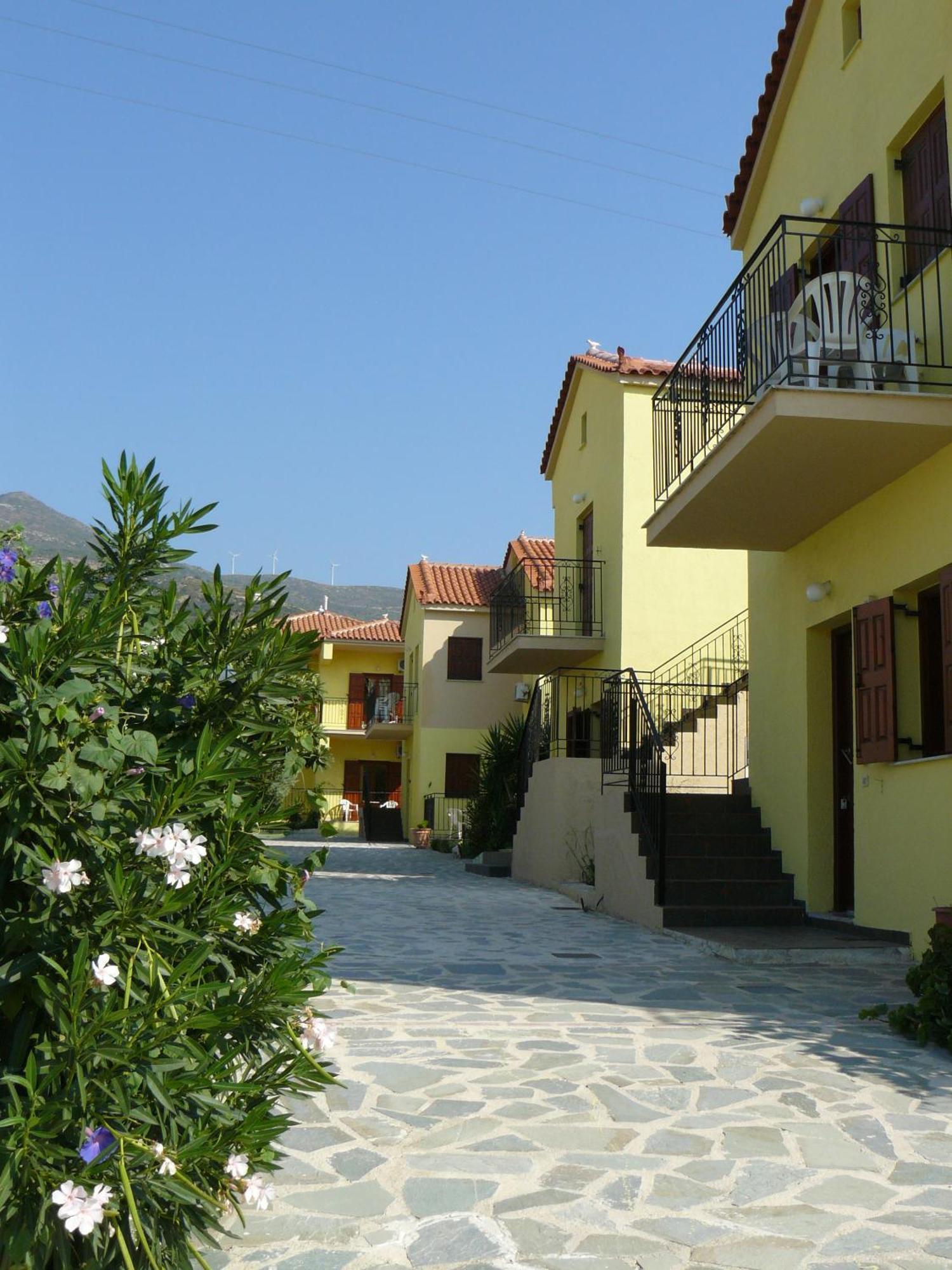 Stella Apartments Marathókampos Екстериор снимка